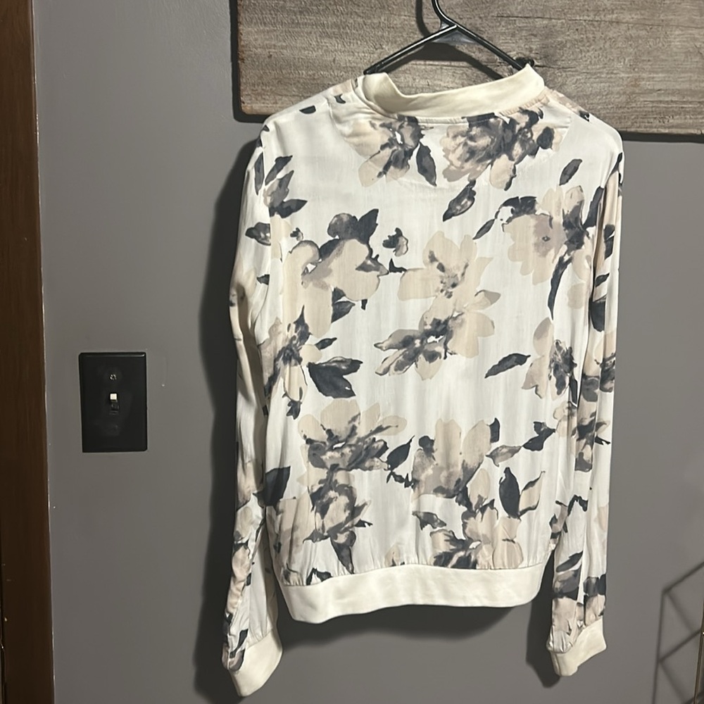 Abstract Floral jacket - Picture 4 of 9